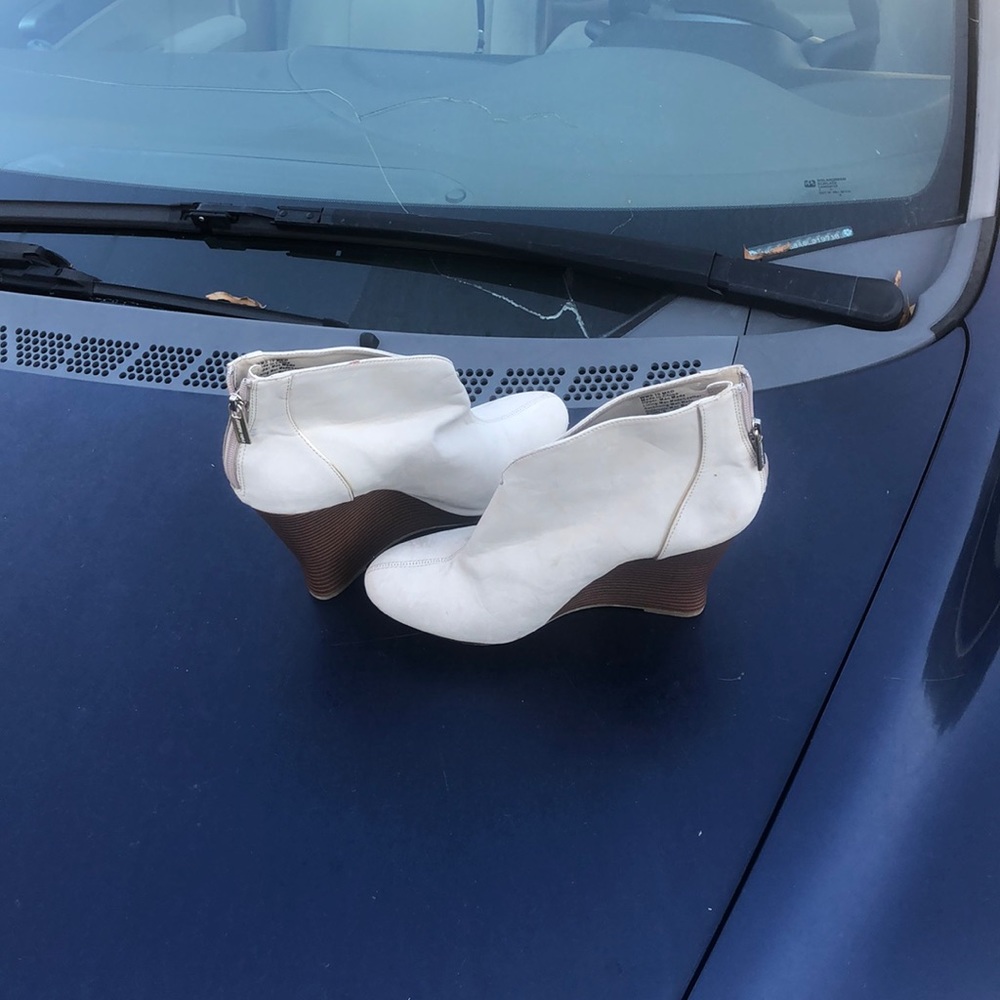 Jennifer Lopez boots booties